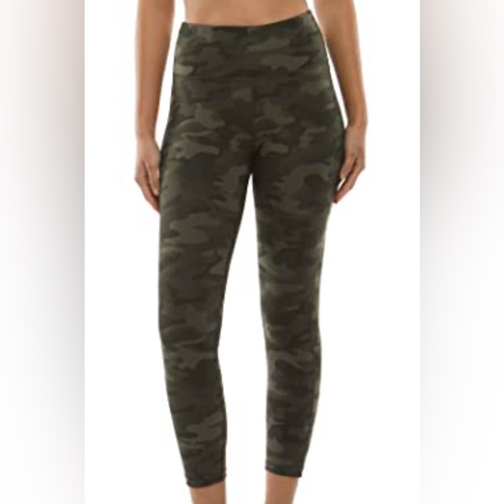 Danskin Olive Camo Camouflage Leggings Yoga Pants hunting Sz L